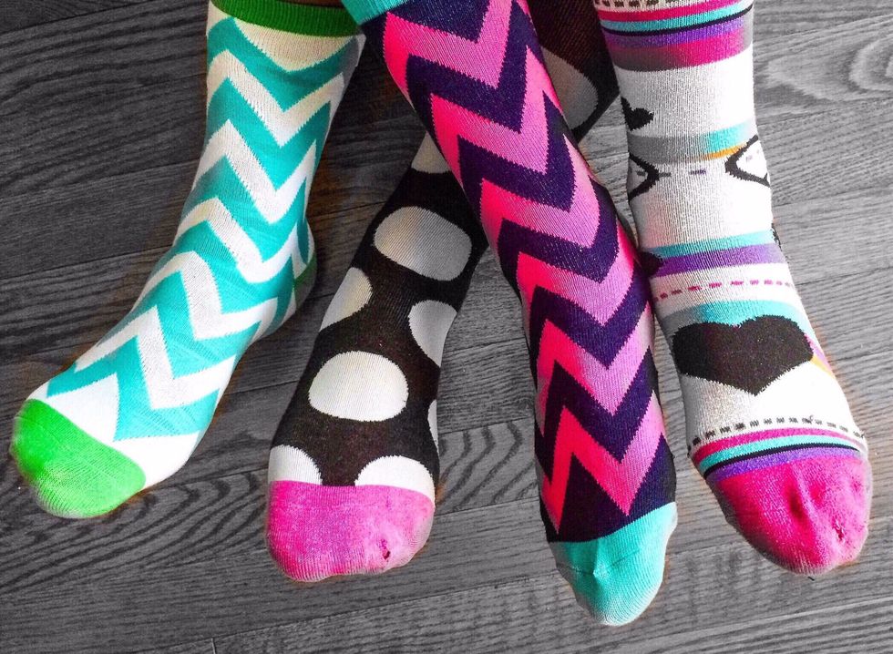 How to Wear Colorful  Fashion Socks?  