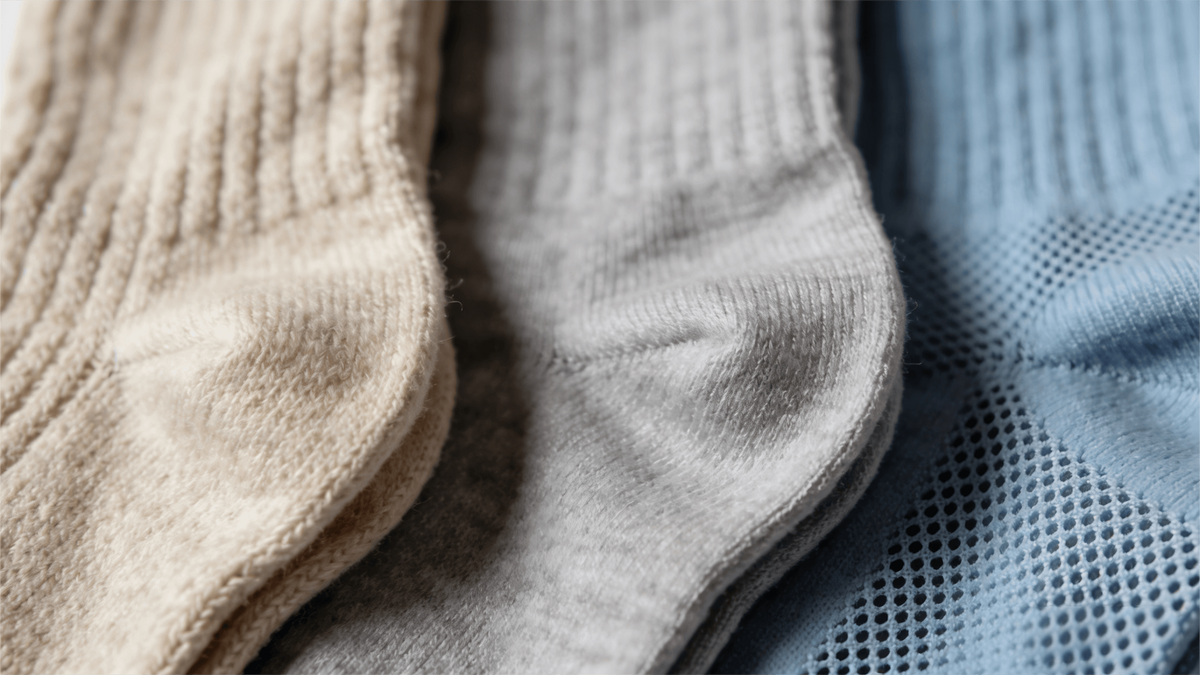 Sock Material Guide: Cotton vs Wool vs Synthetics (Which is Best?)